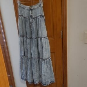 Light Washed Denim Tiered Maxi Skirt Women's Blue Sz Sm Oli & Hali